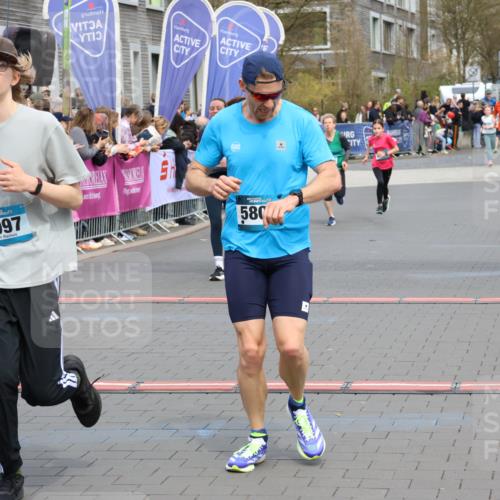 12.04.2026 - 45. Internationalen Wilhelmsburger Insellauf Strokosch-Dieckow http://msf.ph/oto/9477791 12.04.2026 12:57:46 Ziel 4569, 2624, 5801, 4097, 5744, 4524, 4259 meine-sportfotos.de