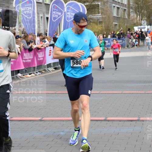 12.04.2026 - 45. Internationalen Wilhelmsburger Insellauf Strokosch-Dieckow http://msf.ph/oto/9477805 12.04.2026 12:57:46 Ziel 4569, 2624, 5801, 4097, 5744, 4524, 4259 meine-sportfotos.de