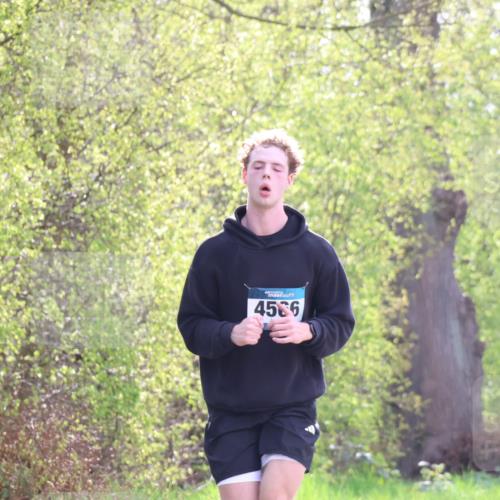 12.04.2026 - 45. Internationalen Wilhelmsburger Insellauf Yannick Fuchs http://msf.ph/oto/9477898 12.04.2026 10:14:36 Laufen 4566 meine-sportfotos.de