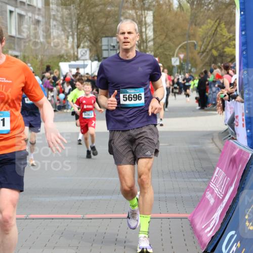 12.04.2026 - 45. Internationalen Wilhelmsburger Insellauf Strokosch-Dieckow http://msf.ph/oto/9477899 12.04.2026 12:57:52 Ziel 4524, 4259, 5791, 5696, 4740, 4599, 5062, 4851, 5172, 4959 meine-sportfotos.de