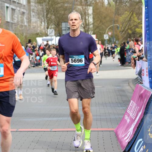 12.04.2026 - 45. Internationalen Wilhelmsburger Insellauf Strokosch-Dieckow http://msf.ph/oto/9477904 12.04.2026 12:57:52 Ziel 4524, 4259, 5791, 5696, 4740, 4599, 5062, 4851, 5172, 4959 meine-sportfotos.de