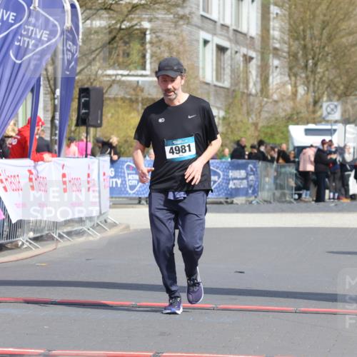 12.04.2026 - 45. Internationalen Wilhelmsburger Insellauf Strokosch-Dieckow http://msf.ph/oto/9478082 12.04.2026 11:41:11 Ziel 4981 meine-sportfotos.de