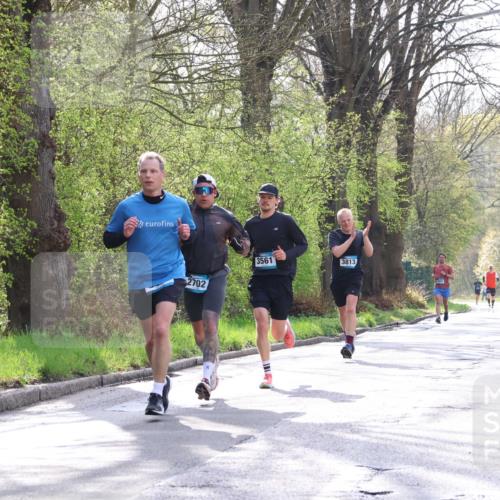 12.04.2026 - 45. Internationalen Wilhelmsburger Insellauf Yannick Fuchs http://msf.ph/oto/9478087 12.04.2026 10:15:05 Laufen 2702, 3561, 3813 meine-sportfotos.de