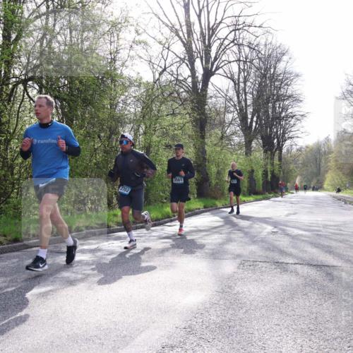 12.04.2026 - 45. Internationalen Wilhelmsburger Insellauf Yannick Fuchs http://msf.ph/oto/9478108 12.04.2026 10:15:08 Laufen 2702, 3561 meine-sportfotos.de