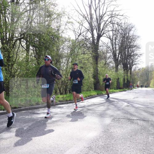 12.04.2026 - 45. Internationalen Wilhelmsburger Insellauf Yannick Fuchs http://msf.ph/oto/9478112 12.04.2026 10:15:08 Laufen 2702, 3561 meine-sportfotos.de