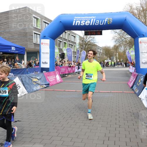 12.04.2026 - 45. Internationalen Wilhelmsburger Insellauf Strokosch-Dieckow http://msf.ph/oto/9478138 12.04.2026 12:58:16 Ziel 4938, 3213, 2447 meine-sportfotos.de