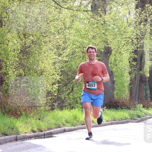 12.04.2026 - 45. Internationalen Wilhelmsburger Insellauf Yannick Fuchs http://msf.ph/oto/9478168 12.04.2026 10:15:15 Laufen 4052 meine-sportfotos.de