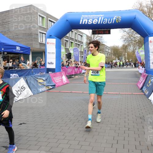 12.04.2026 - 45. Internationalen Wilhelmsburger Insellauf Strokosch-Dieckow http://msf.ph/oto/9478172 12.04.2026 12:58:16 Ziel 4938, 3213, 2447 meine-sportfotos.de