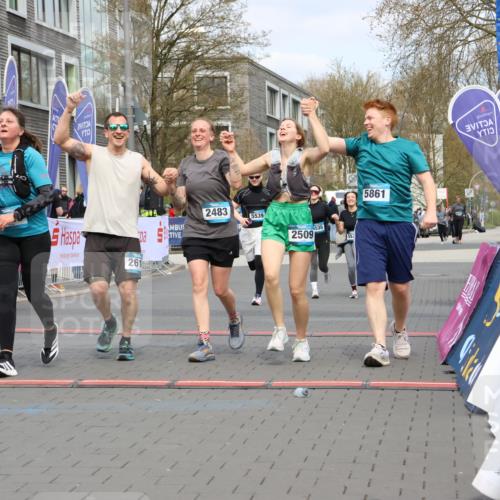 12.04.2026 - 45. Internationalen Wilhelmsburger Insellauf Strokosch-Dieckow http://msf.ph/oto/9478198 12.04.2026 13:29:49 Ziel 2340, 5861, 2509, 2483, 2616, 5535, 5536, 5539 meine-sportfotos.de