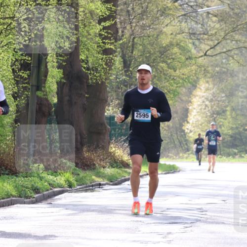 12.04.2026 - 45. Internationalen Wilhelmsburger Insellauf Yannick Fuchs http://msf.ph/oto/9478239 12.04.2026 10:15:21 Laufen 2595 meine-sportfotos.de