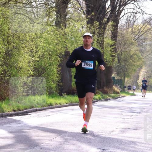 12.04.2026 - 45. Internationalen Wilhelmsburger Insellauf Yannick Fuchs http://msf.ph/oto/9478273 12.04.2026 10:15:25 Laufen 2595 meine-sportfotos.de