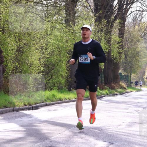 12.04.2026 - 45. Internationalen Wilhelmsburger Insellauf Yannick Fuchs http://msf.ph/oto/9478277 12.04.2026 10:15:25 Laufen 2595 meine-sportfotos.de