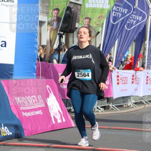 12.04.2026 - 45. Internationalen Wilhelmsburger Insellauf Strokosch-Dieckow http://msf.ph/oto/9478471 12.04.2026 11:42:20 Ziel 2564 meine-sportfotos.de