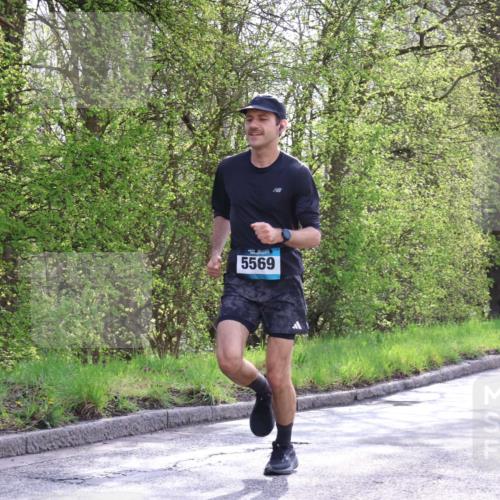 12.04.2026 - 45. Internationalen Wilhelmsburger Insellauf Yannick Fuchs http://msf.ph/oto/9478488 12.04.2026 10:15:55 Laufen 5569 meine-sportfotos.de