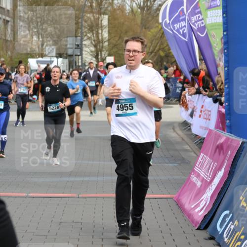 12.04.2026 - 45. Internationalen Wilhelmsburger Insellauf Strokosch-Dieckow http://msf.ph/oto/9478499 12.04.2026 12:58:32 Ziel 5214, 4955, 3396, 5228, 5689, 2771, 5687 meine-sportfotos.de