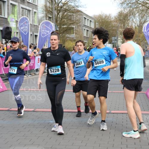 12.04.2026 - 45. Internationalen Wilhelmsburger Insellauf Strokosch-Dieckow http://msf.ph/oto/9478549 12.04.2026 12:58:37 Ziel 3396, 5228, 5689, 2771, 5687, 2058, 3152, 4535, 5260, 2493, 2550 meine-sportfotos.de