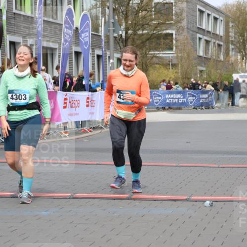 12.04.2026 - 45. Internationalen Wilhelmsburger Insellauf Strokosch-Dieckow http://msf.ph/oto/9478622 12.04.2026 13:29:29 Ziel 4303, 4302, 4304 meine-sportfotos.de
