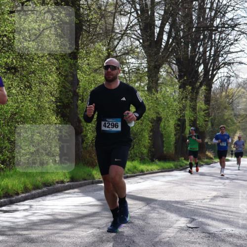 12.04.2026 - 45. Internationalen Wilhelmsburger Insellauf Yannick Fuchs http://msf.ph/oto/9478638 12.04.2026 10:16:09 Laufen 3321, 4296, 4175 meine-sportfotos.de