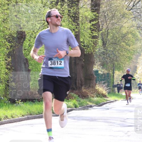12.04.2026 - 45. Internationalen Wilhelmsburger Insellauf Yannick Fuchs http://msf.ph/oto/9478700 12.04.2026 10:16:15 Laufen 3812, 5415, 4495 meine-sportfotos.de