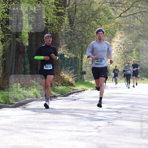 12.04.2026 - 45. Internationalen Wilhelmsburger Insellauf Yannick Fuchs http://msf.ph/oto/9478767 12.04.2026 10:16:22 Laufen 5415, 4495, 3487 meine-sportfotos.de