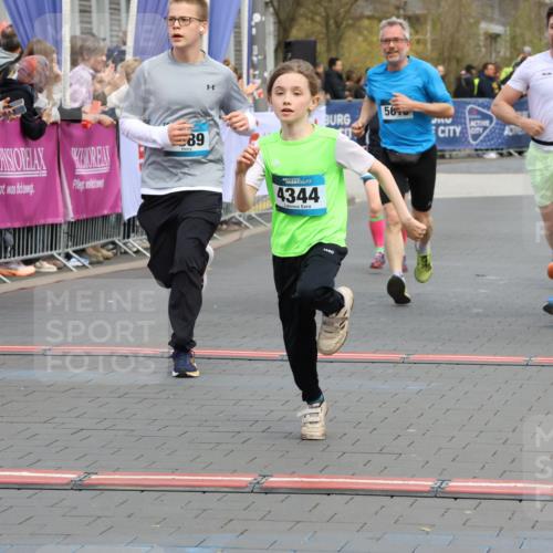 12.04.2026 - 45. Internationalen Wilhelmsburger Insellauf Strokosch-Dieckow http://msf.ph/oto/9478789 12.04.2026 12:58:56 Ziel 4344, 3889, 3309, 5613, 3525, 5422, 3088 meine-sportfotos.de