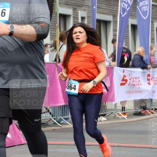 12.04.2026 - 45. Internationalen Wilhelmsburger Insellauf Strokosch-Dieckow http://msf.ph/oto/9478818 12.04.2026 13:29:17 Ziel 4316, 3564, 3483, 4471 meine-sportfotos.de