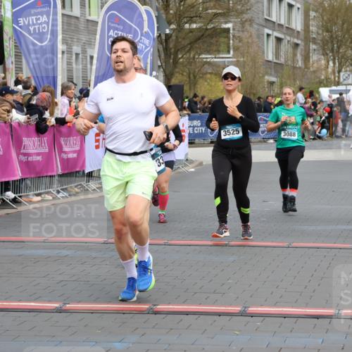 12.04.2026 - 45. Internationalen Wilhelmsburger Insellauf Strokosch-Dieckow http://msf.ph/oto/9478866 12.04.2026 12:58:58 Ziel 4344, 3889, 3309, 5613, 3525, 5422, 3088 meine-sportfotos.de