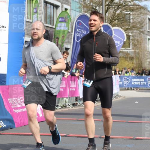 12.04.2026 - 45. Internationalen Wilhelmsburger Insellauf Strokosch-Dieckow http://msf.ph/oto/9478877 12.04.2026 11:44:05 Ziel 3465, 3464 meine-sportfotos.de