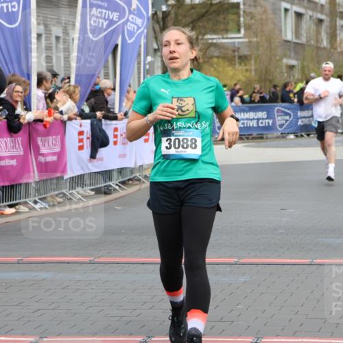 12.04.2026 - 45. Internationalen Wilhelmsburger Insellauf Strokosch-Dieckow http://msf.ph/oto/9479001 12.04.2026 12:59:01 Ziel 3309, 5613, 3525, 5422, 3088 meine-sportfotos.de