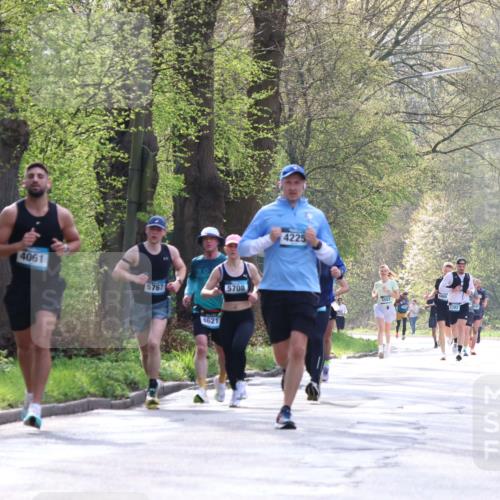 12.04.2026 - 45. Internationalen Wilhelmsburger Insellauf Yannick Fuchs http://msf.ph/oto/9479018 12.04.2026 10:17:02 Laufen 4061, 5767, 4621, 5708, 4225, 5503, 2382 meine-sportfotos.de