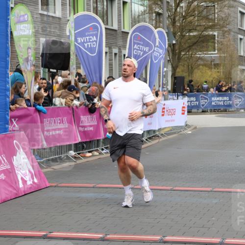 12.04.2026 - 45. Internationalen Wilhelmsburger Insellauf Strokosch-Dieckow http://msf.ph/oto/9479065 12.04.2026 12:59:05 Ziel 3255 meine-sportfotos.de
