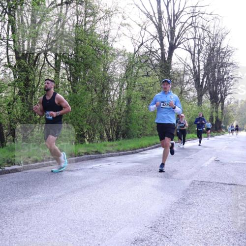 12.04.2026 - 45. Internationalen Wilhelmsburger Insellauf Yannick Fuchs http://msf.ph/oto/9479086 12.04.2026 10:17:08 Laufen 4225 meine-sportfotos.de
