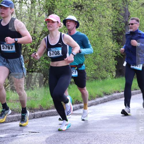 12.04.2026 - 45. Internationalen Wilhelmsburger Insellauf Yannick Fuchs http://msf.ph/oto/9479106 12.04.2026 10:17:10 Laufen 5767, 5708, 21, 4941 meine-sportfotos.de