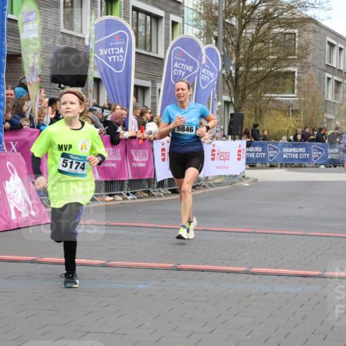 12.04.2026 - 45. Internationalen Wilhelmsburger Insellauf Strokosch-Dieckow http://msf.ph/oto/9479118 12.04.2026 12:59:14 Ziel 5174, 5846, 3286, 3623 meine-sportfotos.de