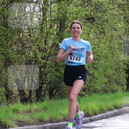 12.04.2026 - 45. Internationalen Wilhelmsburger Insellauf Yannick Fuchs http://msf.ph/oto/9479143 12.04.2026 10:17:13 Laufen 21, 0975, 5742 meine-sportfotos.de