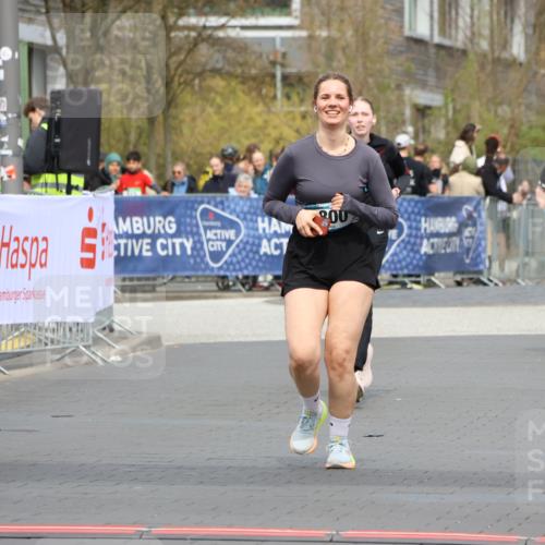 12.04.2026 - 45. Internationalen Wilhelmsburger Insellauf Strokosch-Dieckow http://msf.ph/oto/9479165 12.04.2026 13:28:48 Ziel 3800 meine-sportfotos.de