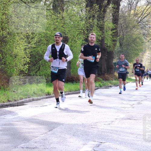 12.04.2026 - 45. Internationalen Wilhelmsburger Insellauf Yannick Fuchs http://msf.ph/oto/9479172 12.04.2026 10:17:16 Laufen 2382, 2160, 5440, 2213 meine-sportfotos.de