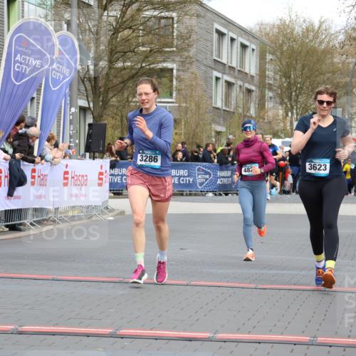 12.04.2026 - 45. Internationalen Wilhelmsburger Insellauf Strokosch-Dieckow http://msf.ph/oto/9479178 12.04.2026 12:59:17 Ziel 5174, 5846, 3286, 3623, 4822 meine-sportfotos.de