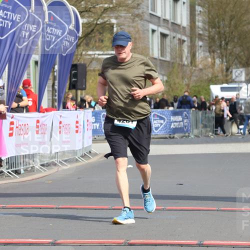 12.04.2026 - 45. Internationalen Wilhelmsburger Insellauf Strokosch-Dieckow http://msf.ph/oto/9479240 12.04.2026 11:45:25 Ziel 4201 meine-sportfotos.de