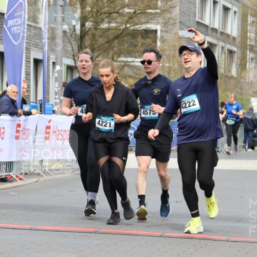12.04.2026 - 45. Internationalen Wilhelmsburger Insellauf Strokosch-Dieckow http://msf.ph/oto/9479342 12.04.2026 13:28:18 Ziel 3938, 3937, 4222, 4221, 4575, 4574 meine-sportfotos.de