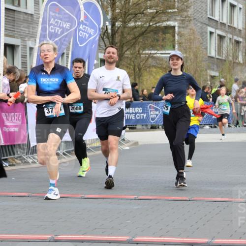 12.04.2026 - 45. Internationalen Wilhelmsburger Insellauf Strokosch-Dieckow http://msf.ph/oto/9479353 12.04.2026 12:59:27 Ziel 3926, 3728, 4023, 2009, 4875, 5276 meine-sportfotos.de