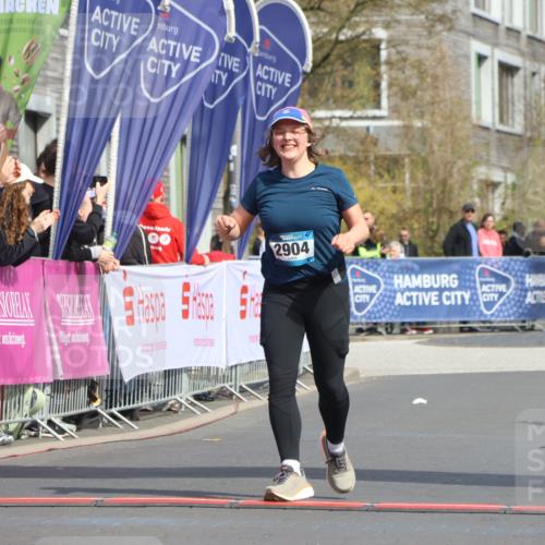 12.04.2026 - 45. Internationalen Wilhelmsburger Insellauf Strokosch-Dieckow http://msf.ph/oto/9479356 12.04.2026 11:46:56 Ziel 2904, 4685 meine-sportfotos.de