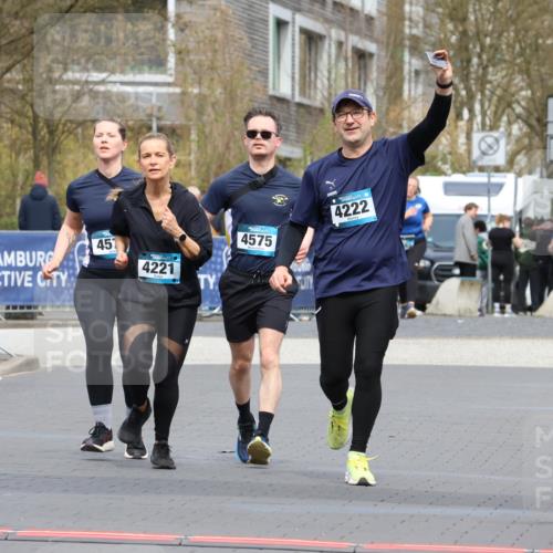 12.04.2026 - 45. Internationalen Wilhelmsburger Insellauf Strokosch-Dieckow http://msf.ph/oto/9479362 12.04.2026 13:28:17 Ziel 3938, 3937, 4222, 4221, 4575, 4574 meine-sportfotos.de