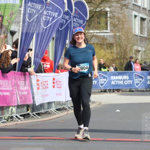 12.04.2026 - 45. Internationalen Wilhelmsburger Insellauf Strokosch-Dieckow http://msf.ph/oto/9479391 12.04.2026 11:46:57 Ziel 2904, 4685, 4688 meine-sportfotos.de