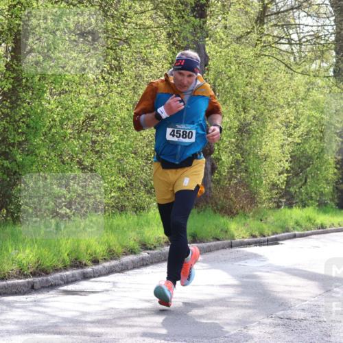 12.04.2026 - 45. Internationalen Wilhelmsburger Insellauf Yannick Fuchs http://msf.ph/oto/9479418 12.04.2026 10:17:41 Laufen 4580, 5055 meine-sportfotos.de