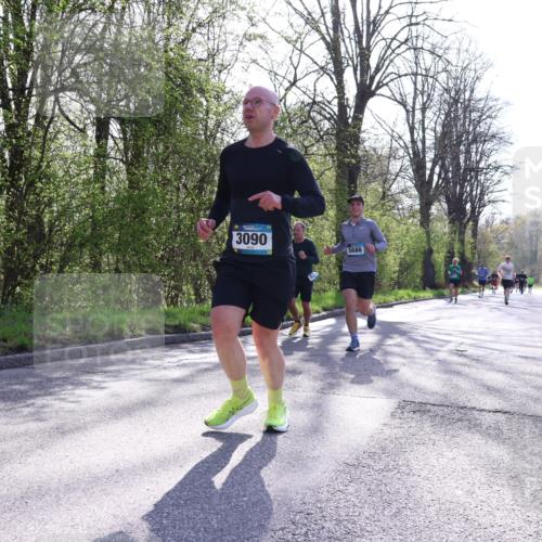 12.04.2026 - 45. Internationalen Wilhelmsburger Insellauf Yannick Fuchs http://msf.ph/oto/9479445 12.04.2026 10:30:06 Laufen  meine-sportfotos.de