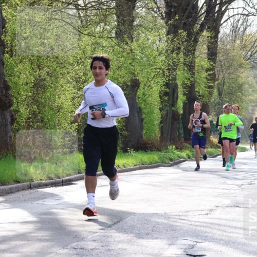 12.04.2026 - 45. Internationalen Wilhelmsburger Insellauf Yannick Fuchs http://msf.ph/oto/9479449 12.04.2026 10:17:44 Laufen 5645, 5279 meine-sportfotos.de