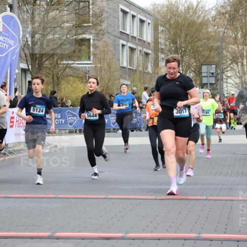 12.04.2026 - 45. Internationalen Wilhelmsburger Insellauf Strokosch-Dieckow http://msf.ph/oto/9479454 12.04.2026 12:59:31 Ziel 3728, 4023, 2009, 4875, 5276, 3017, 5111, 5124, 5644, 5718, 2082, 4741, 5191 meine-sportfotos.de