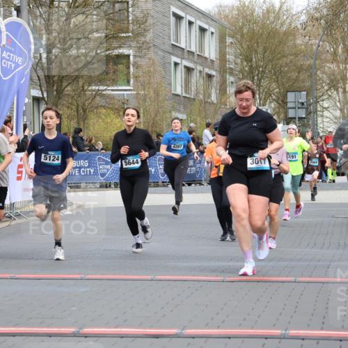 12.04.2026 - 45. Internationalen Wilhelmsburger Insellauf Strokosch-Dieckow http://msf.ph/oto/9479464 12.04.2026 12:59:31 Ziel 3728, 4023, 2009, 4875, 5276, 3017, 5111, 5124, 5644, 5718, 2082, 4741, 5191 meine-sportfotos.de