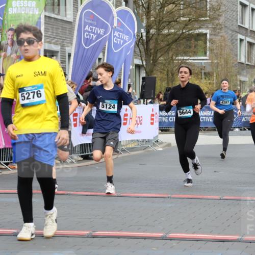 12.04.2026 - 45. Internationalen Wilhelmsburger Insellauf Strokosch-Dieckow http://msf.ph/oto/9479494 12.04.2026 12:59:32 Ziel 4023, 2009, 4875, 5276, 3017, 5111, 5124, 5644, 5718, 2082, 4741, 5191, 4287 meine-sportfotos.de